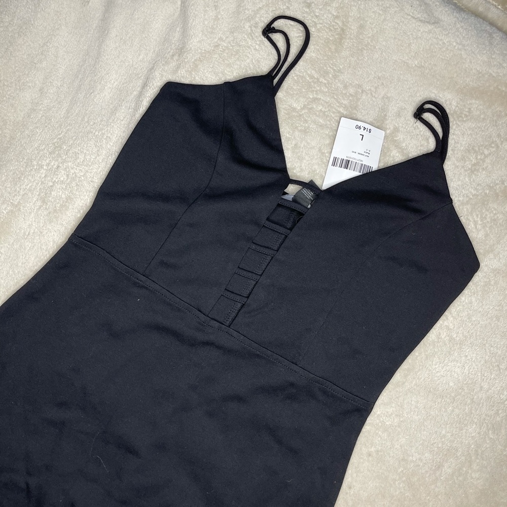 Forever 21 Black key hold dress 🔑
